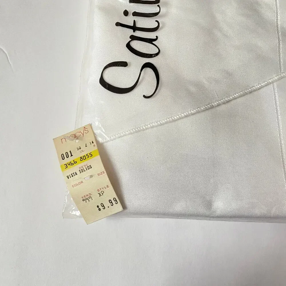 Bardwil Tablecloth White Oval Stain Release Permanent Press 60x84 Vtg Holiday